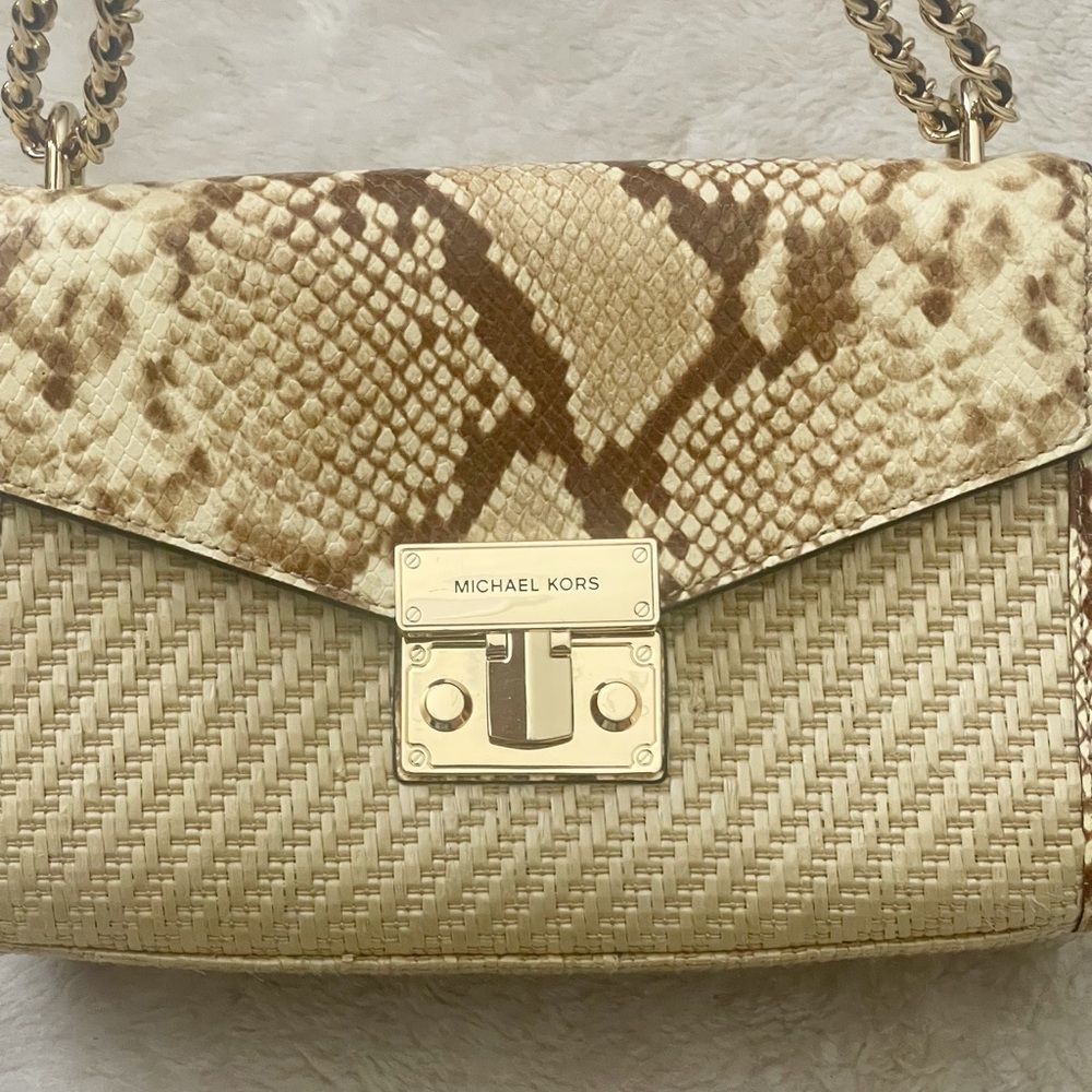 Michael Kors Beige Brown Snake-Print Woven Crossbody with Gold Chain - Picture 2 of 14